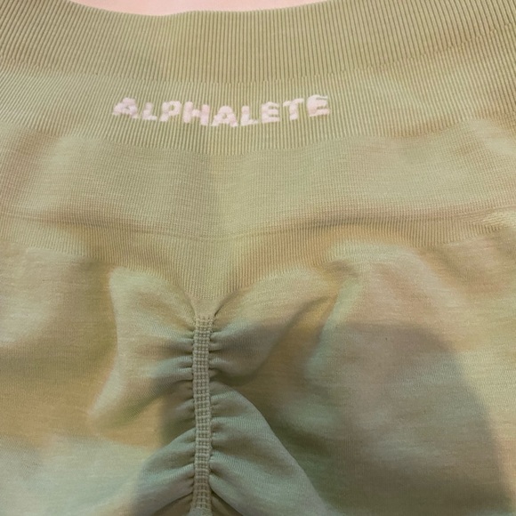 alphalete amplify 3.5” shorts - Picture 2 of 5